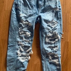American eagle ripped jeans